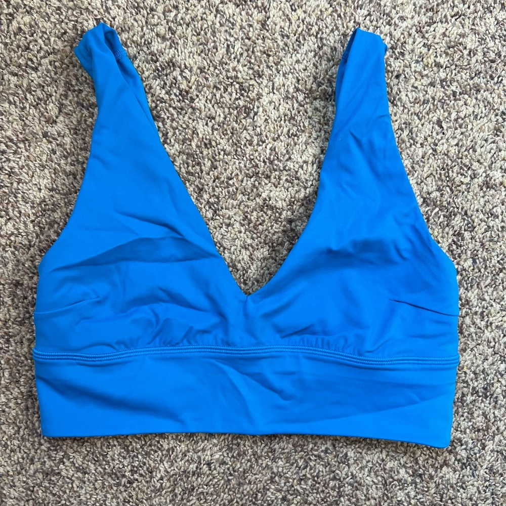 lululemon Align™ V-Neck Bra *Light
Support, C/D Cup Poolside Size 8